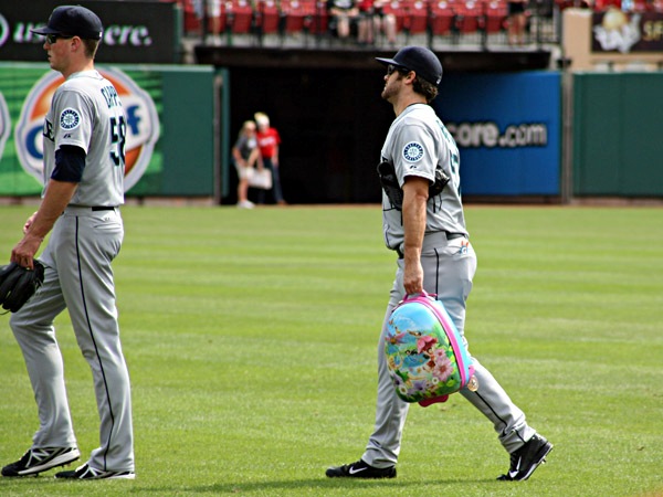 Mariners w/Redbirds about their necks | RegenAxe